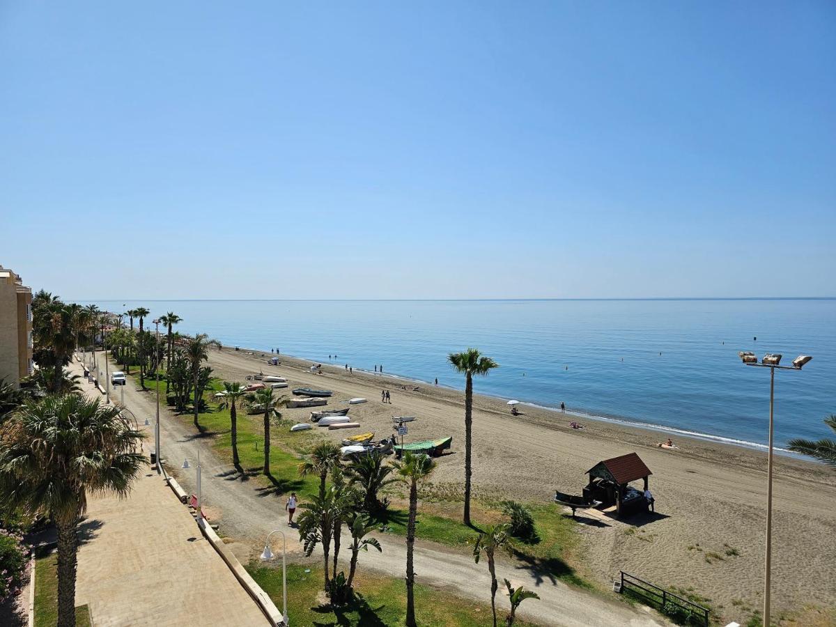 Primera Linea De Playa Con Vistas Al Mar Rincón de la Victoria Eksteriør billede